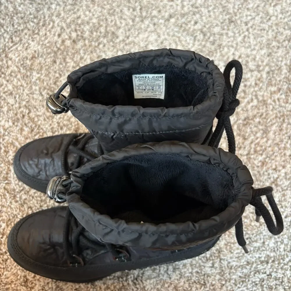Sorel Women's Kinetic Wedge Winter Snow Boots in Black Size 8